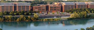 [Photo of the Lyon Congress Center]